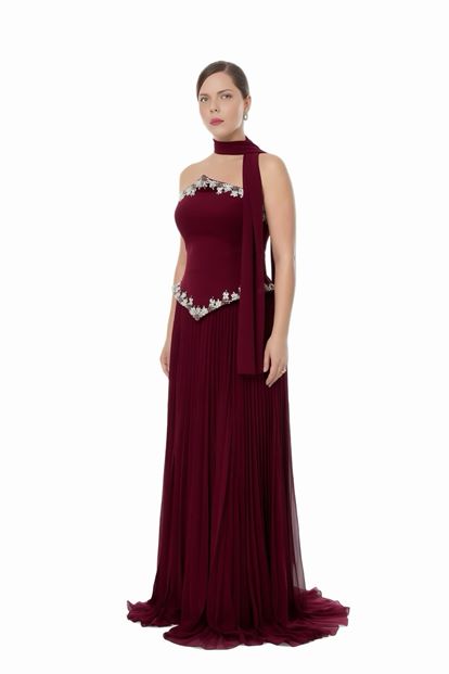 فستان سهرة بورغندي مطوي بدون حمالات بمقاسات كبيرة